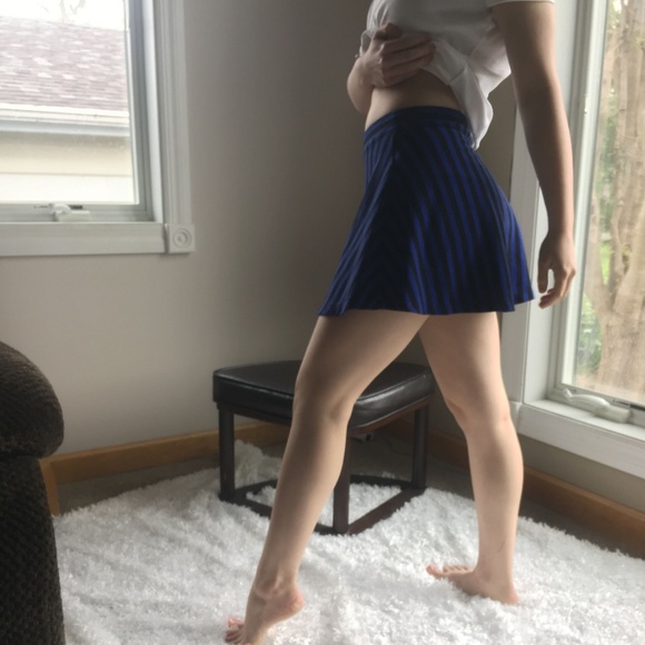 Forever 21 Skirt Size XS - Picture 2 of 5
